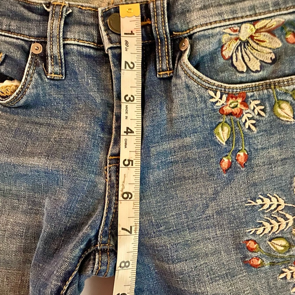 BLANK NYC Women's Skinny Ankle Embroidered Jeans Size 25. Raw hem - Picture 15 of 15